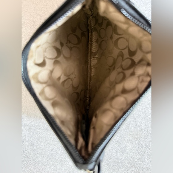 Vintage Coach Black Leather Wristlet - Picture 3 of 3